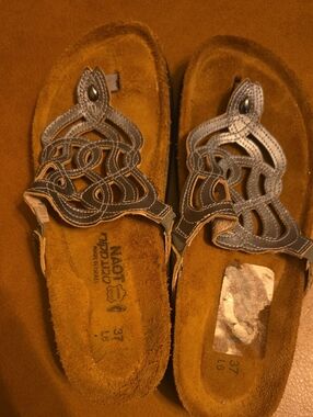 Naot Barbados Gray Leather Cutout Thong Slide Sandals EU 37